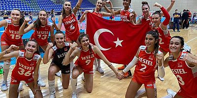 BAKAN KASAPOĞLU’NDAN 17 YAŞ ALTI KIZ VOLEYBOL MİLLİ TAKIMI’NA TEBRİK